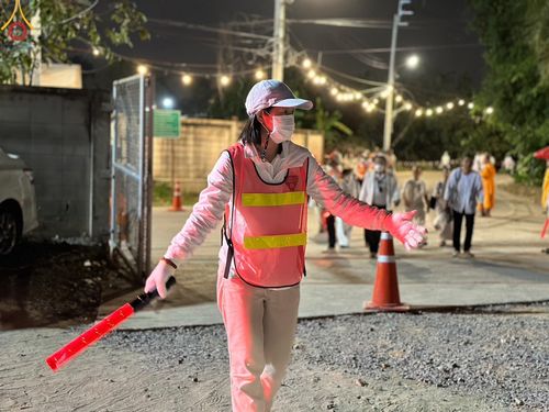 ภาพ No.116967:V.16 เป็นทีม การเตรียมงาน เก็บงาน การรับบุญของเจ้าหน้าที่หน่วยงานต่างๆ เพื่อโครงการธรรมยาตรา กตัญญูบูชามหาปูชนียาจารย์ พระมงคลเทพมุนี (สด จนฺทสโร) พระผู้ปราบมาร อนุสรณ์สถาน 7 แห่ง ปีที่ 12 ระหว่างวันที่ 2 - 31 มกราคม พ.ศ. 2567