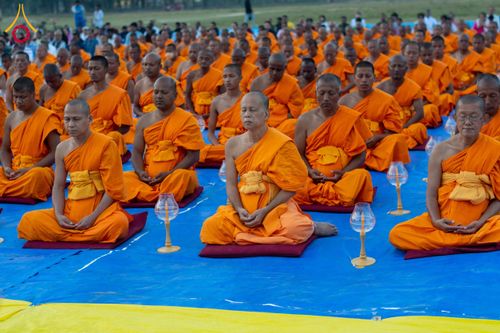 ภาพ No.132359:พิธีจุดโคมประทีปถวายเป็นพุทธบูชา ในโครงการบรรพชา 1,250 รูป ณ แดนประสูติ สวนลุมพินี ประเทศเนปาล วันที่ 17 มีนาคม พ.ศ. 2567