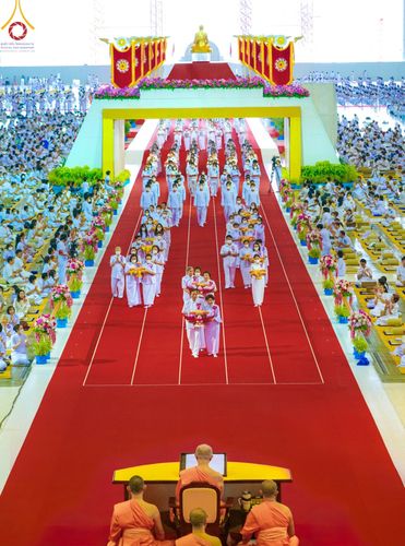 ภาพ No.99804:พิธีทอดผ้าป่า ต้นสมบัติจักรพรรดิ ในวันอาทิตย์ที่ 3 ธันวาคม พ.ศ. 2566 ณ สภาธรรมกายสากล วัดพระธรรมกาย จ.ปทุมธานี