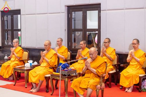 ภาพ No.231259:วันพฤหัสบดีที่ 3 กรกฏาคม พ.ศ. 2568 พิธีมุทิตาสักการะพระภิกษุนาคหลวง พระมหาพนาวัฒน์ ธมฺมนฺตคามี (จันทร์เผือก) เปรียญธรรม ๙ ประโยค ณ วัดพระธรรมกาย ปทุมธานี