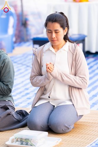 ภาพ No.191040:พิธีถวายภัตตาหารเป็นสังฆทาน แด่พระธรรมยาตรา ณ อนุสรณ์สถานคลองบางนางแท่น อ.สามพราน จ.นครปฐม ในโครงการธรรมยาตรา กตัญญูบูชา มหาปูชนียาจารย์ พระมงคลเทพมุนี(สด จนฺทสโร) พระผู้ปราบมาร อนุสรณ์สถาน 7 แห่ง ปีที่ 13 วันที่ 8 มกราคม พ.ศ. 2568