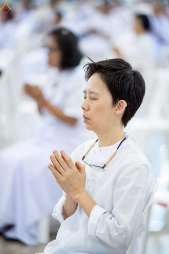 ภาพ No.251269:วันที่ 10 ตุลาคม พ.ศ. 2568 พิธีปฏิบัติธรรม ในวันคล้ายวันเกิด 141 ปี พระมงคลเทพมุนี (สด จนฺทสโร) พระผู้ปราบมาร ณ สภาธรรมกายสากล วัดพระธรรมกาย