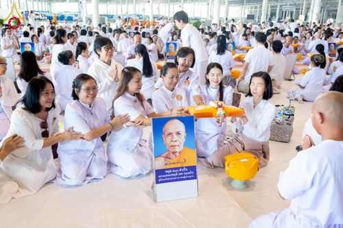 ภาพ No.277410:วันเสาร์ที่ 6 ธันวาคม พ.ศ. 2568 พิธีบรรพชาอุปสมบทและพิธีถวายบาตร โครงการอุปสมบทบูชาธรรมมหาปูชนียาจารย์ ประจำปี พ.ศ.2568 โครงการบวชพระนานาชาติ AEC และ WAB รุ่น CEO (นักบริหาร) รุ่นที่ 5 ณ โบสถ์พระไตรปิฏก วัดพระธรรมกาย