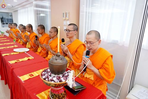 ภาพ No.233697:วันอาทิตย์ที่ 6 กรกฎาคม พ.ศ.2568 พิธีสมโภช 15 ปี วัดพระธรรมกายเกาลูน และพิธีมุทิตาสักการะเปรียญธรรม 9 ประโยค ณ วัดพระธรรมกายเกาลูน เขตปกครองพิเศษฮ่องกง สาธารณรัฐประชาชนจีน