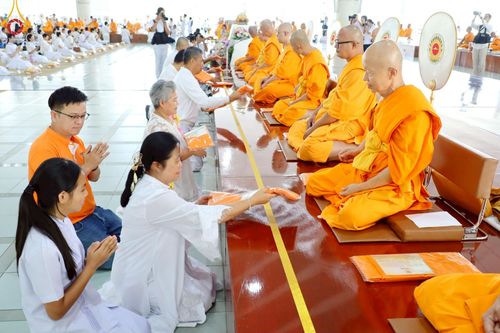 ภาพ No.213285:วันศุกร์ที่ 28 มีนาคม พ.ศ. 2568 (วันพระ แรม 15 ค่ำ เดือน 4) พิธีบุพเปตพลี ครั้งที่ 161 ร่วมอุทิศบุญแด่หมู่ญาติที่ล่วงลับไปแล้ว และสืบทอดอายุพระพุทธศาสนา ณ หอฉันคุณยายอาจารย์ฯ วัดพระธรรมกาย