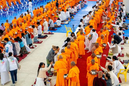 ภาพ No.210204:วันพฤหัสบดีที่ 6 มีนาคม พ.ศ. 2568 ตักบาตรฉลองสามเณรใหม่ โครงการบรรพชาสามเณรท้องถิ่นชาวเนปาล 500 รูป ณ ลุมพินี ประเทศเนปาล