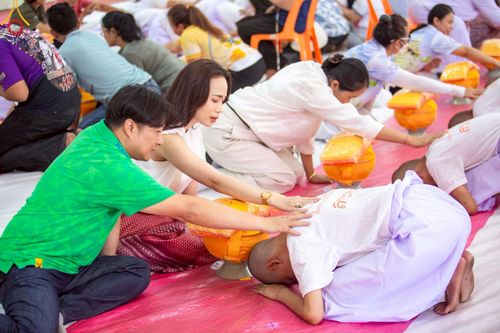 ภาพ No.216383:วันเสาร์ที่ 5 เมษายน พ.ศ. 2568 พิธีขอบรรพชา พิธีขอสรณคมน์และศีล พิธีขอนิสสัย พิธีถวายบาตร ในโครงการบรรพชาสามเณรฟื้นฟูพระพุทธศาสนาทั่วไทย  ณ วัดพระพุทธบาท ราชวรมหาวิหาร ต.ขุนโขลน อ.พระพุทธบาท จ.สระบุรี