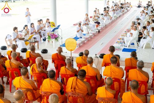 ภาพ No.225937:วันเสาร์ที่ 24 พฤษภาคม พ.ศ. 2568 พิธีถวายสังฆทาน 323 วัด ปีที่ 21 ครั้งที่ 177 พิธีมอบกองทุนหนุนแรงใจช่วยครูใต้ ปีที่ 18 ครั้งที่ 141 และพิธีทำบุญอุทิศส่วนกุศลให้ผู้วายชนม์ ณ ศูนย์ปฏิบัติธรรมภาคใต้ จ.สงขลา