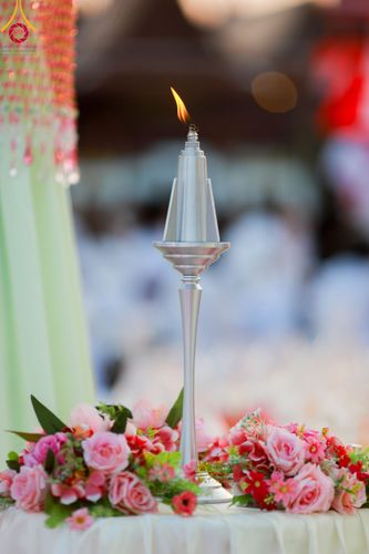 ภาพ No.112028:พิธีจุดประทีปถวายเป็นพุทธบูชา และบูชาธรรมมหาปูชนียาจารย์ พระมงคลเทพมุนี(สด จนฺทสโร) ในโครงการธรรมยาตรา กตัญญูบูชา มหาปูชนียาจารย์ พระมงคลเทพมุนี(สด จนฺทสโร) พระผู้ปราบมาร อนุสรณ์สถาน 7 แห่ง ปีที่ 12 วันที่ 14 มกราคม พ.ศ. 2567 ณ วัดสองพี่น้อง อ.สองพี่น้อง