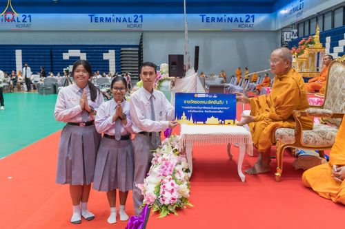 ภาพ No.103394:วันรวมพลังเด็กดี V-Star ผู้นำฟื้นฟูศีลธรรมโลก จังหวัดนครราชสีมา ณ เทอร์มินอล 21 โคราช ถ.มิตรภาพ ต.ในเมือง อ.เมืองนครราชสีมา จ.นครราชสีมา วันอังคารที่ 19 ธันวาคม พ.ศ. 2566