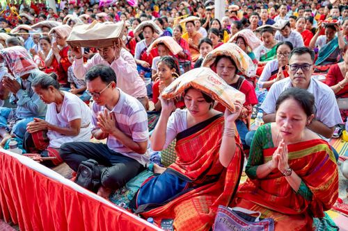 ภาพ No.261652:วันที่ 19 ตุลาคม พ.ศ. 2568 พิธีทอดกฐินสมทบ วัดกัลยาณมิตรต่างประเทศ บูชาธรรม 81 ปี หลวงพ่อธัมมชโย ณ วัดสารนาถ เมืองคาร์การชารี ประเทศบังกลาเทศ 