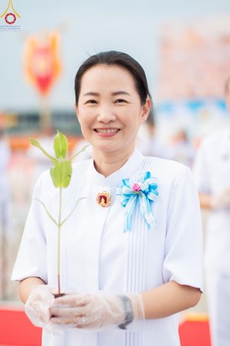ภาพ No.160437:พิธีปลูกต้นทรัพย์บานชื่น ณ ลานธรรม พระมหาธรรมกายเจดีย์ วัดพระธรรมกาย จ.ปทุมธานี วันพฤหัสบดีที่ 10 ตุลาคม พ.ศ. 2567
