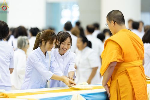 ภาพ No.139773:พิธีมุทิตาพระมหาอุปสมบทอุทิศชีวิต วันอาทิตย์ต้นเดือนที่ 2 มิถุนายน พ.ศ. 2567 ณ ห้องแก้วสารพัดนึก 1 วัดพระธรรมกาย