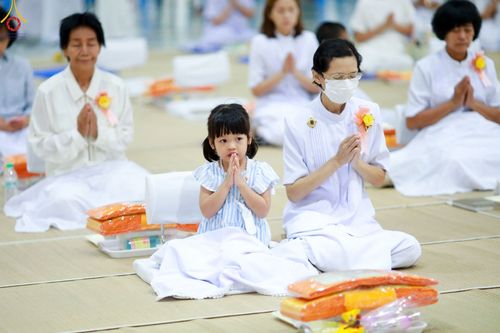 ภาพ No.136224:พิธีบุพเปตพลี ครั้งที่ 150 ร่วมอุทิศบุญให้แก่หมู่ญาติที่ล่วงลับไปแล้ว และสืบทอดอายุพระพุทธศาสนา วันอังคารที่ 7 พฤษภาคม พ.ศ. 2567 ( วันพระ แรม 14 ค่ำ เดือน 5 ) ณ หอฉันคุณยายอาจารย์ฯ วัดพระธรรมกาย