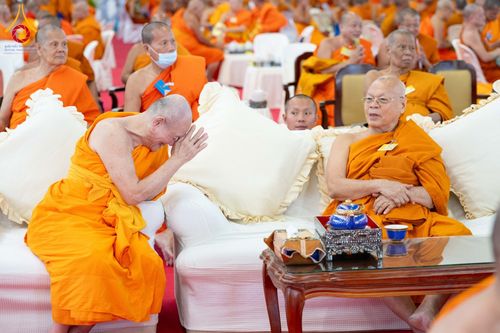 ภาพ No.185267:พิธีถวายมหาสังฆทาน 1,000 วัด ในวาระอายุวัฒนมงคล 84 ปี หลวงพ่อทัตตชีโว วันอาทิตย์ที่ 22 ธันวาคม พ.ศ. 2567 ณ สภาธรรมกายสากล วัดพระธรรมกาย