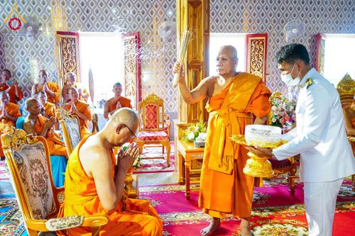 ภาพ No.146708:พิธีต้อนรับสัญญาบัตร พัดยศ ผ้าไตร ในโอกาสที่พระบาทสมเด็จพระเจ้าอยู่หัว ทรงพระกรุณาโปรดพระราชทานสัญญาบัตรตั้งสมณศักดิ์ พระวิมลศาสนวิเทศ (สำรวจ กมโล) เจ้าอาวาสวัดไทยนอร์เวย์ เป็นพระราชาคณะชั้นราช ในราชทินนามที่ “พระราชวชิรศาสนวิเทศ”