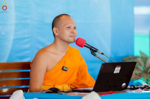 ภาพ No.214607:วันศุกร์ที่ 4 เมษายน พ.ศ.2568 นาคธรรมทายาทตักบาตรพระพี่เลี้ยง ในโครงการบรรพชาสามเณร ฟื้นฟูพระพุทธศาสนาทั่วไทย ณ วิหารคด 22 วัดพระธรรมกาย