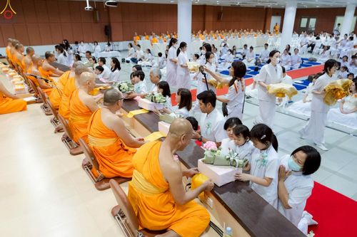 ภาพ No.228233:วันอาทิตย์ที่ 1 มิถุนายน พ.ศ.2568 พิธีถวายมหาสังฆทานพระ 100 รูป สโมสรซุปเปอร์คิดส์ ปีที่ 6 ณ ห้อง SPD 8 สภาธรรมกายสากล วัดพระธรรมกาย