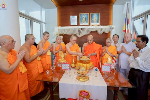 ภาพ No.245029:วันที่ 30-31 สิงหาคม พ.ศ. 2568 พิธีฉลองสมโภช พระบรมสารีริกธาตุ ณ วัดพระธรรมกายกัวลาลัมเปอร์ ประเทศมาเลเซีย เพื่ออัญเชิญไปประดิษฐาน ณ วัดพุทธมหาวิหาร ประเทศศรีลังกา