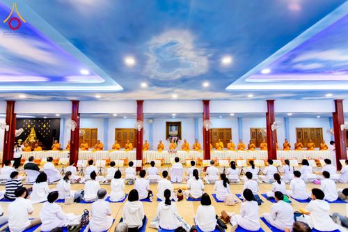 ภาพ No.196932:พิธีถวายภัตตาหารเป็นสังฆทาน แด่พระธรรมยาตรา ณ วัดโบสถ์(บน) ตำบลบางคูเวียง อำเภอบางกรวย จังหวัดนนทบุรี ในโครงการธรรมยาตรา กตัญญูบูชา มหาปูชนียาจารย์ พระมงคลเทพมุนี(สด จนฺทสโร) พระผู้ปราบมาร อนุสรณ์สถาน 7 แห่ง ปีที่ 13 วันที่ 18 มกราคม พ.ศ. 2568