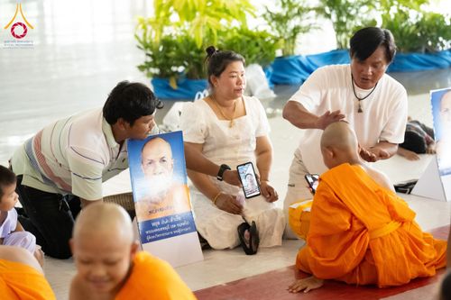 ภาพ No.134993:พิธีถวายบาตรแด่นาคธรรมทายาท ในโครงการบรรพชาสามเณรฟื้นฟูพระพุทธศาสนาทั่วไทย ณ สภาธรรมกายสากล วัดพระธรรมกาย จ.ปทุมธานี วันเสาร์ที่ 6 เมษายน พ.ศ. 2567