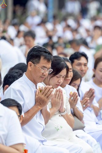 ภาพ No.237075:วันอาทิตย์ที่ 10 สิงหาคม พ.ศ. 2568 มหาสังฆทานครั้งยิ่งใหญ่ ตักบาตรพระ 10,000 รูป ถ.นิพัทธ์อุทิศ 3 ใจกลางนครหาดใหญ่ จ.สงขลา (ชุดที่ 2)