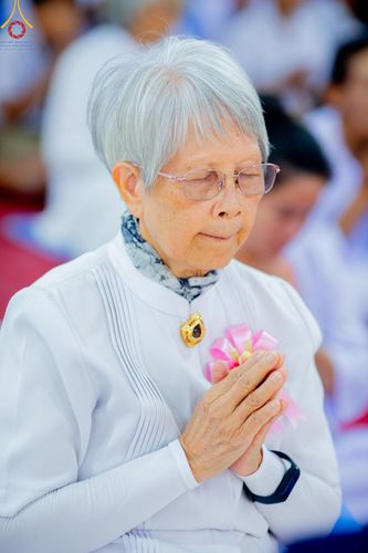 ภาพ No.195217:พิธีทอดผ้าป่าทำนุบำรุงศาสนสถาน ณ วัดพรสวรรค์ ต.หนองบ่อ อ.สองพี่น้อง จ.สุพรรณบุรี ในโครงการธรรมยาตรา กตัญญูบูชา มหาปูชนียาจารย์ พระมงคลเทพมุนี(สด จนฺทสโร) พระผู้ปราบมาร อนุสรณ์สถาน 7 แห่ง ปีที่ 13 วันที่ 13 มกราคม พ.ศ. 2568