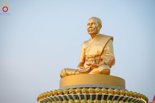 ภาพ No.109589:พิธีจุดประทีปถวายเป็นพุทธบูชา และบูชาธรรมมหาปูชนียาจารย์ วันที่ 10 มกราคม พ.ศ. 2567 ณ อนุสรณ์สถานคลองบางนางแท่น อ.สามพราน จ.นครปฐม