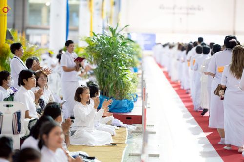 ภาพ No.240813:วันพุธที่ 27 สิงหาคม พ.ศ. 2568 พิธีทอดผ้าป่าเพื่อสร้างอาคาร  82 ปี หลวงพ่อธัมมชโย สมทบกฐินวัดพระธรรมกาย และกฐิน 30,000 วัดทั่วประเทศ ครั้งที่ 1