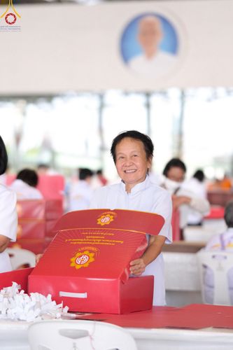 ภาพ No.210993:วันที่ 15 มีนาคม พ.ศ. 2568  บุญบรรจุกล่องไทยธรรม เพื่อถวายแด่พระสังฆาธิการ 40,000 กว่าวัดทั่วไทย ในวันคุ้มครองโลก 22 เมษายน พ.ศ. 2568