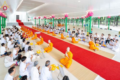 ภาพ No.256304:วันที่ 4 ตุลาคม พ.ศ. 2568 พิธีบรรพชาอุปสมบท  โครงการอุปสมบทหมู่บูชาธรรม 141 ปี  พระมงคลเทพมุนี (สด จนฺทสโร) ณ โบสถ์พระไตรปิฏก วัดพระธรรมกาย จ.ปทุมธานี