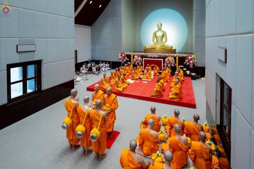 ภาพ No.229268:วันเสาร์ที่ 14 มิถุนายน พ.ศ. 2568 พิธีบรรพชา , พิธีถวายบาตร , พิธีอุปสมบท ในโครงการบรรพชาอุปสมบทหมู่ ผู้บริหารรุ่นที่ 15 และ อุดมศึกษา รุ่นที่ 52 ณ โบสถ์พระไตรปิฎก วัดพระธรรมกาย