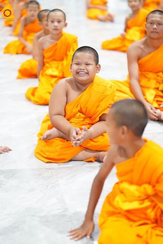 ภาพ No.61189:สามเณรออกบิณฑบาต และกิจกรรมอบรมสามเณร ในโครงการบรรพชาสามเณรฟื้นฟู พระพุทธศาสนาทั่วไทย ณ ศูนย์อบรมที่พักสงฆ์บ้านร่มเย็น จ.นราธิวาส วันที่ 2-15 เมษายน พ.ศ. 2567