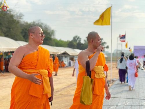 ภาพ No.130123:V.34 เพื่อธรรมเพื่อบางกล่ำ การรับบุญของเจ้าหน้าที่หน่วยงานต่างๆ  เพื่องานธรรมยาตราอัญเชิญพระบรมสารีริกธาตุ ประดิษฐาน ณ มหารัตนเจดีย์สิริปทุมสวรรค์ (เจดีย์อริยพุทธะ 5 พระองค์) ณ ศูนย์ปฏิบัติธรรมภาคใต้ อ.บางกล่ำ จ.สงขลา ระหว่างวันที่ 9-10 มีนาคม พ.ศ. 2567