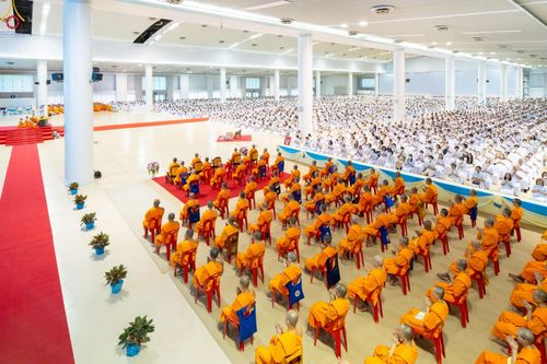 ภาพ No.227989:วันอาทิตย์ที่ 1 มิถุนายน พ.ศ. 2568 พิธีตักบาตร , พิธีบูชาข้าวพระ ณ วัดพระธรรมกาย จ.ปทุมธานี