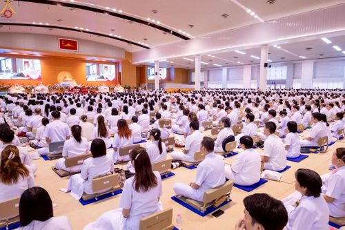 ภาพ No.243723:วันอาทิตย์ที่ 7 กันยายน พ.ศ. 2568 พิธีบูชาครูผู้ค้นพบวิชชาธรรมกาย , พิธีบูชาข้าวพระ ณ สภาธรรมกายสากล วัดพระธรรมกาย