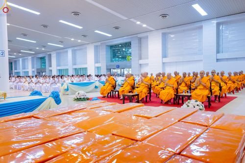 ภาพ No.277600:วันอาทิตย์ต้นเดือนที่ 7 ธันวาคม พ.ศ.2568 พิธีทอดผ้าป่าต้นสมบัติจักรพรรดิ ณ สภาธรรมกายสากล วัดพระธรรมกาย