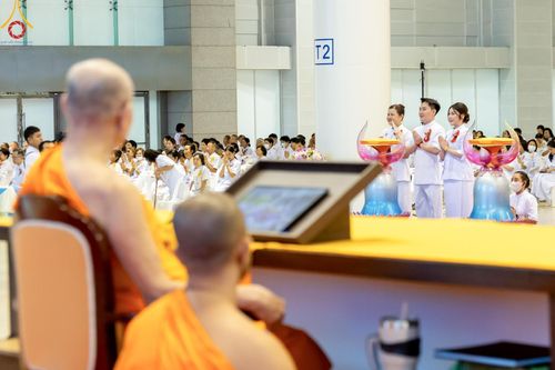 ภาพ No.160242:พิธีทอดผ้าป่าสมทบกฐินวัดพระธรรมกาย และสมทบกฐิน 30,000 วัดทั่วไทย ครั้งที่ 3 ณ สภาธรรมกายสากล วัดพระธรรมกาย วันพฤหัสบดีที่ 10 ตุลาคม พ.ศ. 2567