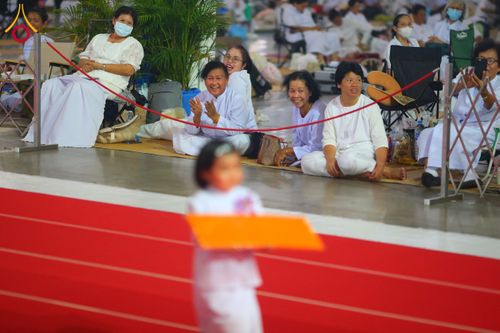 ภาพ No.134422:พิธีทอดผ้าป่าสมทบ มหาสังฆทาน 10,000 วัด ทั่วไทย วันอาทิตย์ต้นเดือนที่ 7 เมษายน พ.ศ.2567 ณ ห้องแก้วสารพัดนึก 1 สภาธรรมกายสากล  วัดพระธรรมกาย จ.ปทุมธานี