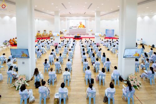 ภาพ No.242841:วันที่ 29-31 สิงหาคม พ.ศ. 2568 องค์กรภาคีเครือข่าย “บวร” (บ้าน-วัด-โรงเรียน-ราชการ) อ.คลองหลวง จัดบวชอุบาสิกาแก้ว ถวายพระราชกุศลแด่สมเด็จพระพันปีหลวง - กตัญญูบูชาแด่ผู้มีพระคุณ