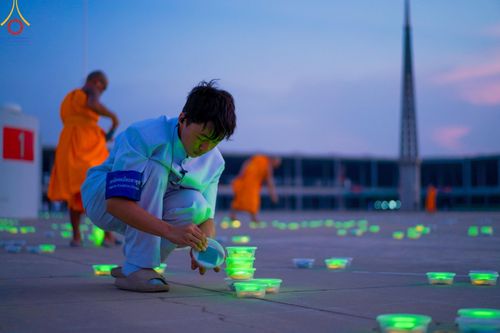 ภาพ No.58345:V.41 เทหมดใจ  ลุยต่อไป ร้อยซาวปี การเตรียมงาน การปฏิบัติงาน และการเก็บงาน ของเจ้าหน้าที่หน่วยงานต่างๆ เพื่อพิธีฉลองอายุวัฒนมงคล 80 ปี หลวงพ่อธัมมชโย และรับถวายมหาสังฆทาน 10,000 กว่าวัดทั่วประเทศ ในวันคุ้มครองโลก จันทร์ที่ 22 เมษายน พ.ศ. 2567