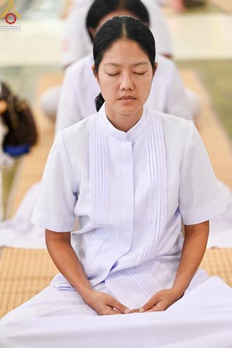 ภาพ No.143513:พิธีตักบาตร ข้าวสารอาหารแห้ง ณ บ้านแก้วเรือนทองคุณยายฯ และ พิธีบูชาข้าวพระ  ณ สภาธรรมกายสากล วัดพระธรรมกาย วันอาทิตย์ที่ 7 กรกฎาคม พ.ศ. 2567