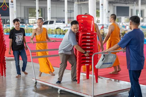 ภาพ No.60641:V.38 ทุ่มพลังเพื่อพ่อครบ 80 ปี ภาพการเตรียมงานของหน่วยงานต่างๆ เพื่อพิธีฉลองอายุวัฒนมงคล 80 ปี หลวงพ่อธัมมชโย และรับถวายมหาสังฆทาน 10,000 กว่าวัดทั่วประเทศ ในวันคุ้มครองโลก วันจันทร์ที่ 22 เมษายน พ.ศ. 2567