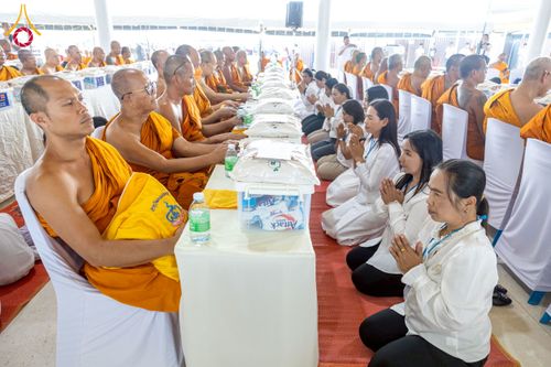 ภาพ No.230274:วันเสาร์ที่ 28 มิถุนายน พ.ศ. 2568 พิธีถวายสังฆทาน 323 วัด 4 จังหวัดชายแดนใต้ ปีที่ 21 ครั้งที่ 178 พิธีมอบกองทุนหนุนแรงใจช่วยครูใต้ ปีที่ 18 ครั้งที่ 142 ณ ศูนย์อบรมเยาวชนจังหวัดปัตตานี