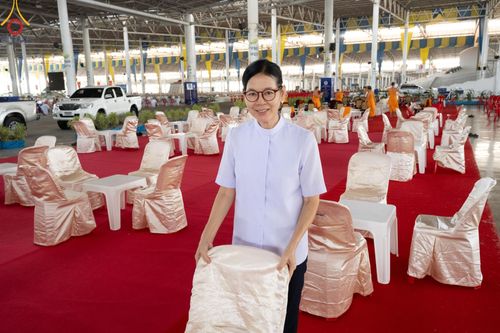 ภาพ No.59759:V.39 ทุ่มสุดใจ ธรรมชัย 80 ปี การเตรียมงาน การปฏิบัติงาน ของเจ้าหน้าที่หน่วยงานต่างๆ เพื่อพิธีฉลองอายุวัฒนมงคล 80 ปี หลวงพ่อธัมมชโย และรับถวายมหาสังฆทาน 10,000 กว่าวัดทั่วประเทศ ในวันคุ้มครองโลก จันทร์ที่ 22 เมษายน พ.ศ. 2567