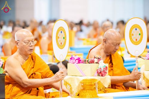 ภาพ No.185371:พิธีถวายมหาสังฆทาน 1,000 วัด ในวาระอายุวัฒนมงคล 84 ปี หลวงพ่อทัตตชีโว วันอาทิตย์ที่ 22 ธันวาคม พ.ศ. 2567 ณ สภาธรรมกายสากล วัดพระธรรมกาย