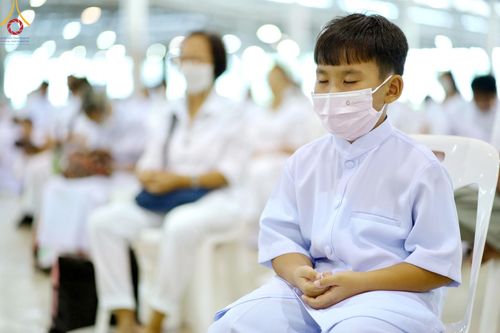 ภาพ No.139184:พิธีตักบาตร , พิธีบูชาข้าวพระ ณ ห้องแก้วสารพัด 1 สภาธรรมกายสากล วัดพระธรรมกาย วันอาทิตย์ต้นเดือนที่ 2 มิถุนายน พ.ศ. 2567