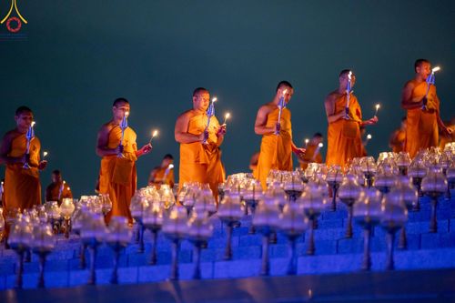 ภาพ No.160701:พิธีจุดประทีป 20,000 ดวง บูชาพระมหาธรรมกายเจดีย์ และบูชาพระมงคลเทพมุนี (สด จนฺทสโร) พระผู้ปราบมาร ณ ลานธรรม พระมหาธรรมกายเจดีย์ วัดพระธรรมกาย จ.ปทุมธานี วันที่ 10 ตุลาคม พ.ศ. 2567