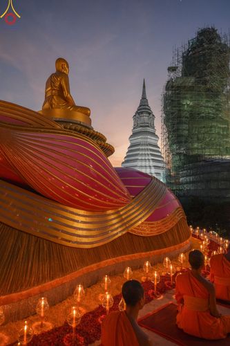 ภาพ No.201689:พิธีจุดประทีปถวายเป็นพุทธบูชา และบูชาธรรมมหาปูชนียาจารย์ ณ อาคารธรรมยาตรา กตัญญูบูชามหาปูชนียาจารย์ ตรงข้ามวัดปากน้ำภาษีเจริญ จ.กรุงเทพมหานคร ในโครงการธรรมยาตรา กตัญญูบูชา มหาปูชนียาจารย์ พระมงคลเทพมุนี(สด จนฺทสโร) พระผู้ปราบมาร อนุสรณ์สถาน 7 แห่ง