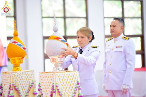 ภาพ No.227202:วันอังคารที่ 3 มิถุนายน พ.ศ. 2568 นายอำเภอคลองหลวง นำพสกนิกรรวมใจภักดิ์ สมเด็จพระนางเจ้าฯ พระบรมราชินี เนื่องในโอกาสวันเฉลิมพระชนมพรรษา ณ อาคารปลูกศรัทธา 2 วัดพระธรรมกาย อ.คลองหลวง จ.ปทุมธานี